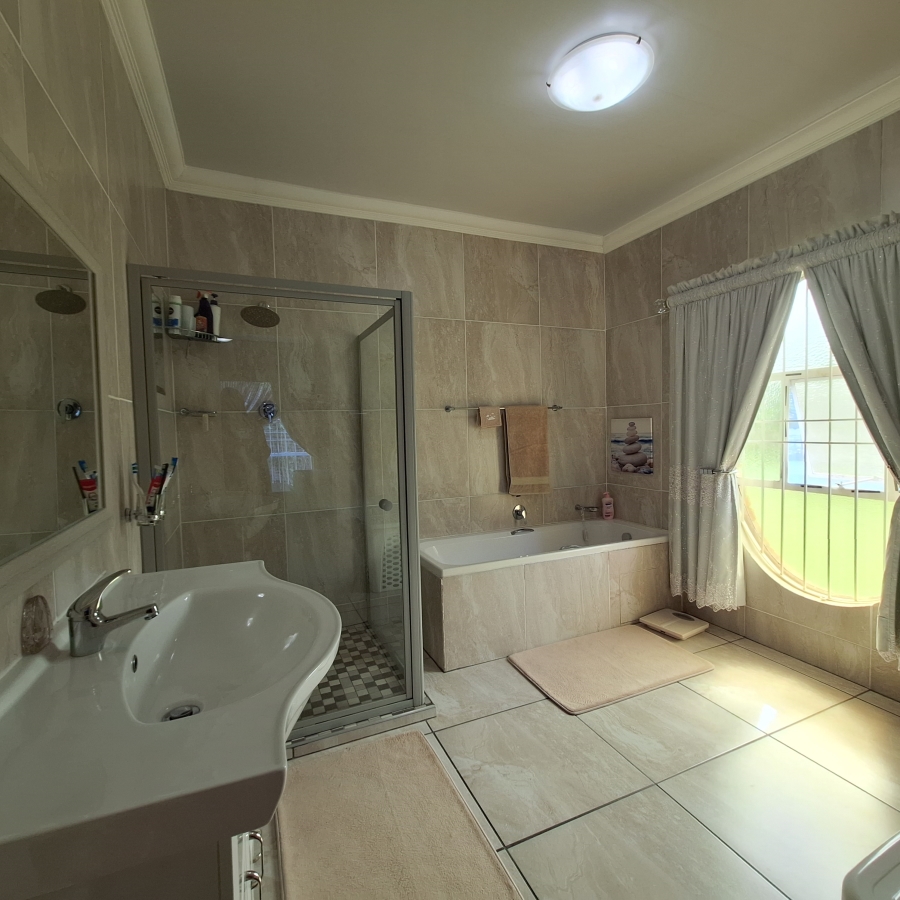 5 Bedroom Property for Sale in Villiers Free State